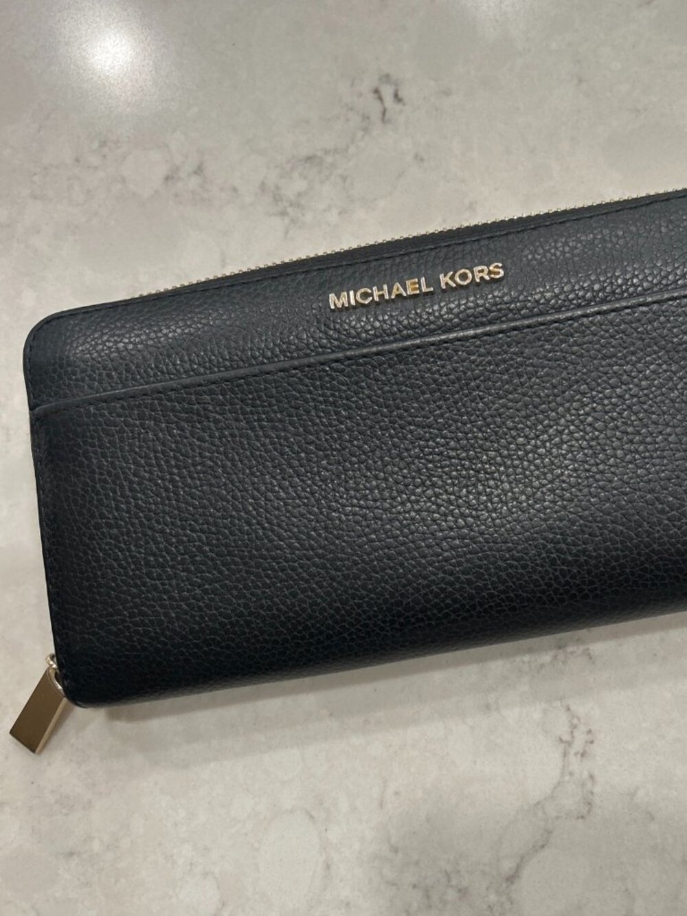 MICHAEL KORS Jet Set Travel Black Leather CONTINENTAL Zip Around Wallet